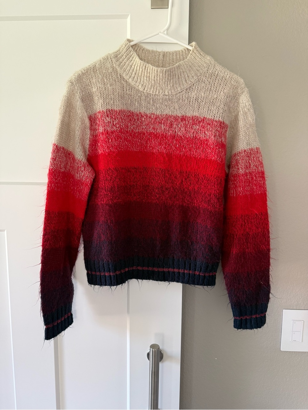 American Eagle Cozy Ombre Red Crewneck Sweater